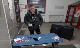 Mama a vrut să îi facă un bine. O femeie a fost reținută în România cu un act fals pe numele fiului